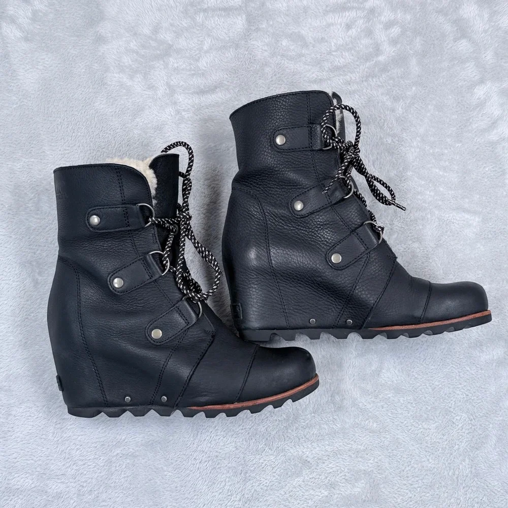 Sorel Joan of Arctic Wedge Boots Womens 8.5 Black Leather Faux Fur Lined Lace Up
